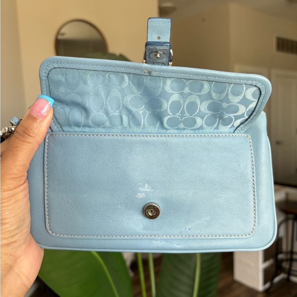 ❌❌SOLD❌❌🩵VTG COACH Hamptons Leather Lrg Skinny Wristlet🩵 - Picture 13 of 15